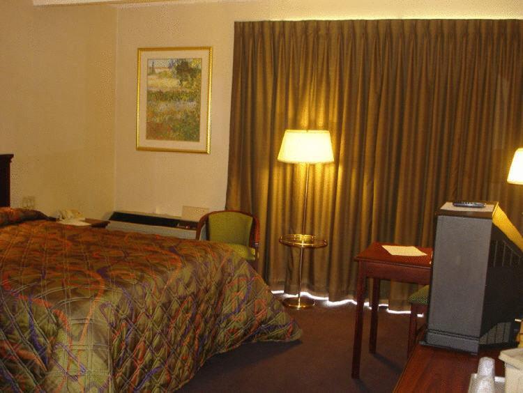 America'S Best Value Inn Phillipsburg Істон Номер фото